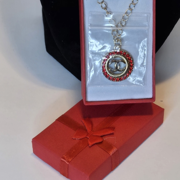 Coco Chanel Pendant Necklace 20" - Picture 9 of 9